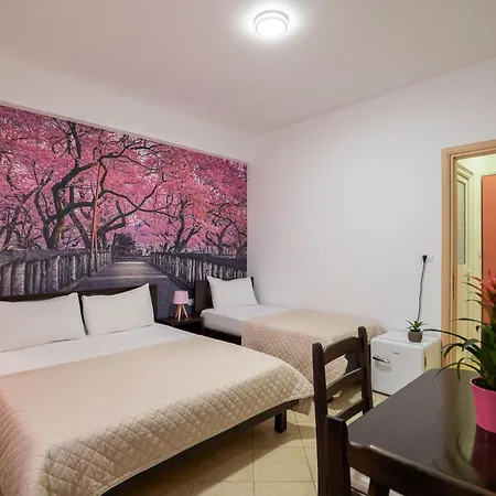 Atlantis & מלון 4*