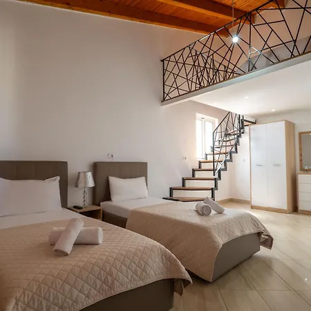 מלון Atlantis & 4*